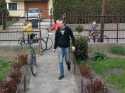 ...idzie na rower ze swoimi podejrzanymi kolegami z wi�zienia xD
